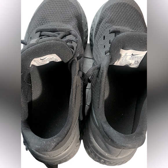 Boys Nike Revolution Running Shoes - Picture 5 of 7